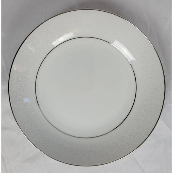 Crown Victoria Lovelace 5.5" China Bowl - Picture 1 of 5